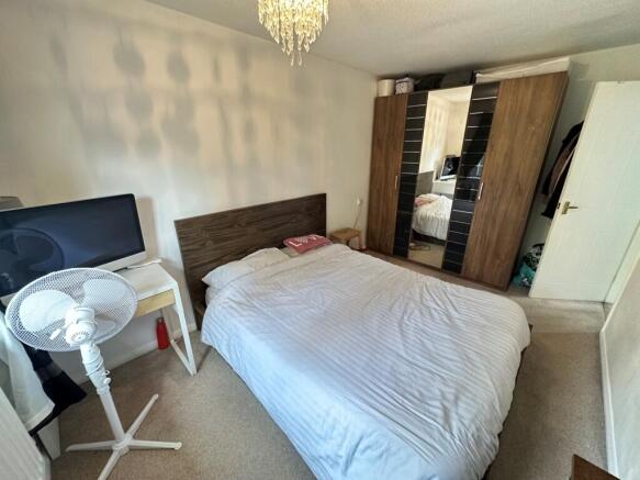 3 bed Semi-Detached to rent Image 7