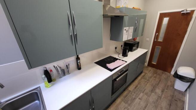 1 bed House Share to rent Image 7