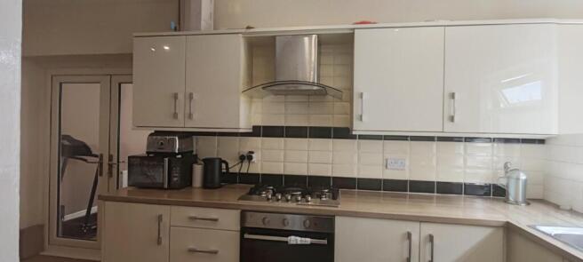 3 bed Semi-Detached for sale Image 8
