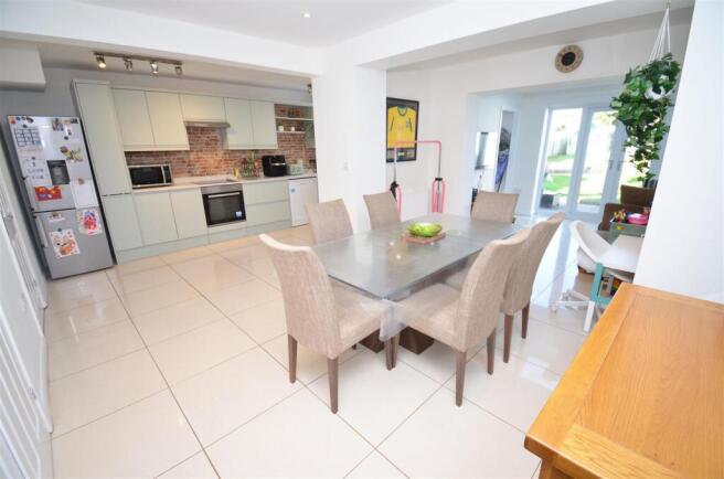 KITCHEN/ FAMILY ROOM