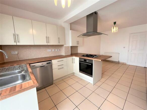 Kitchen/ Dining Area