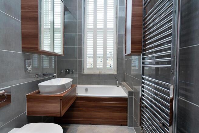 3 bed Terraced for sale Image 12