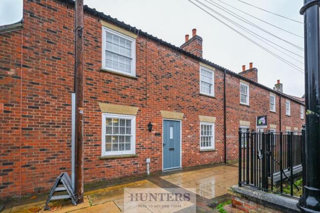 2-bed terraced on Robert Street, Selby, £180,000