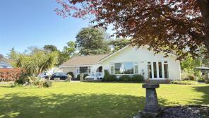 2, Brackenhill, Poole BH13 6LT