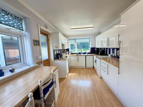 Westfield Road, Waltham, DN37 photo 4