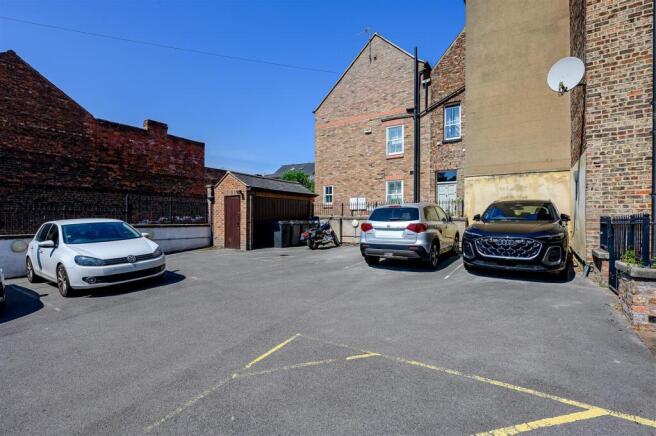2 bed Apartment for sale Image 10