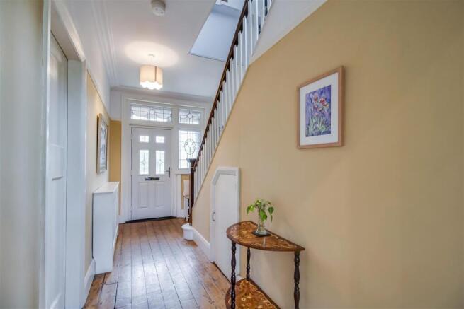 4 bed Semi-Detached for sale Image 4