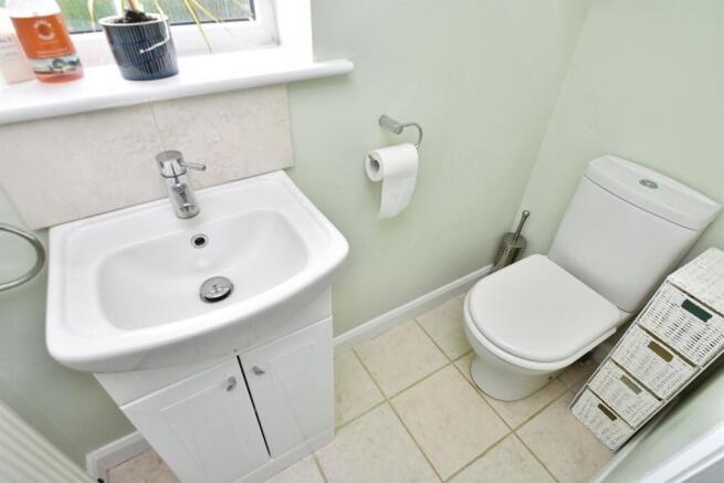 4 bed Detached for sale Image 11