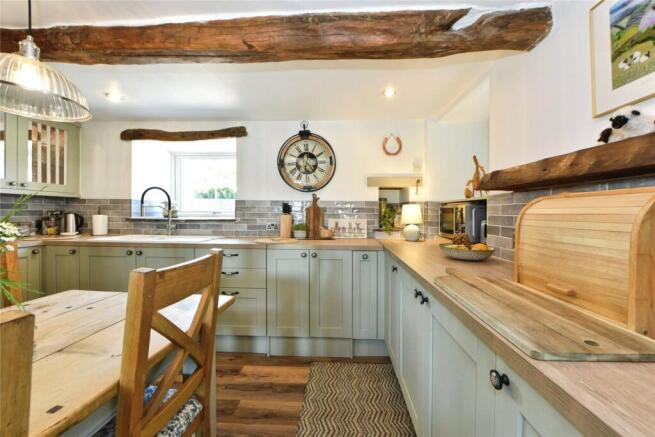 5 bed Barn Conversion for sale Image 8
