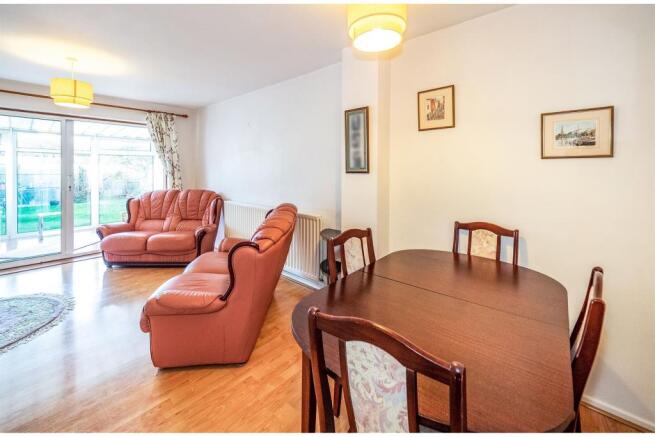 Lounge/ Diner