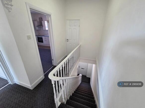 2 bed Flat to rent Image 10