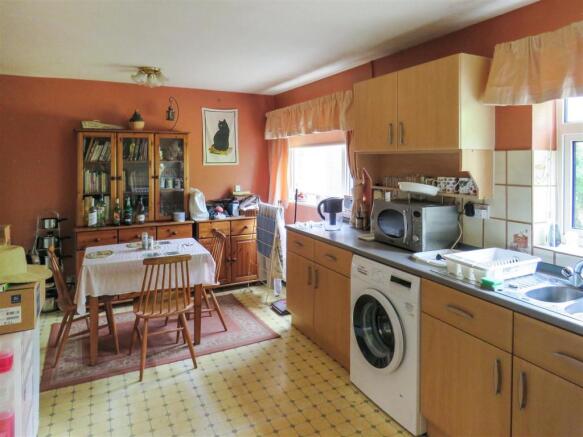 Kitchen A.JPG