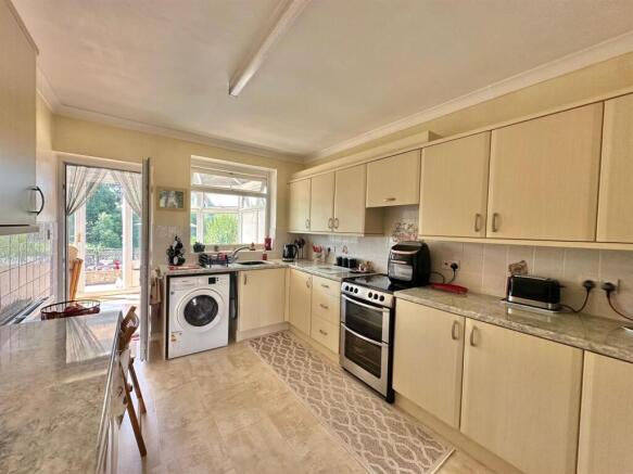 Grange Close, Crewe, Cheshire photo 4