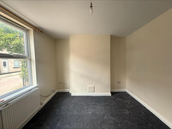 3 bed Terraced to rent Image 3