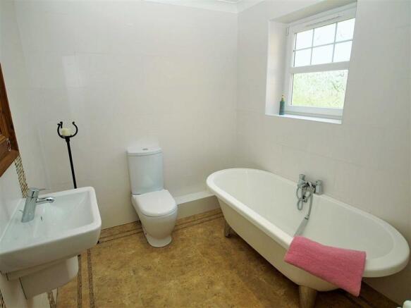 En-suite bathroom
