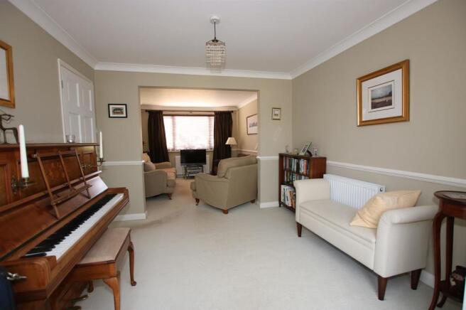 familyRoom.jpg