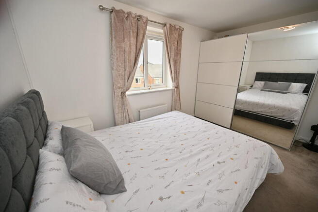 2 bed Town House for sale Image 11