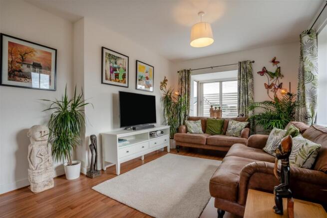 3 bed Semi-Detached for sale Image 4