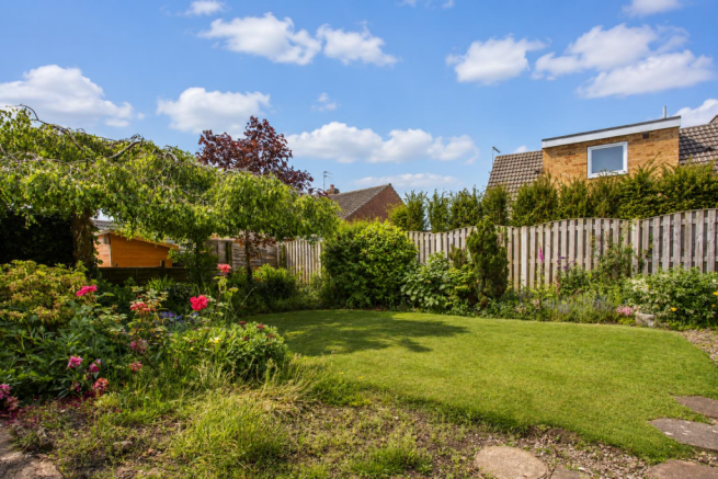 2 bed Detached Bungalow for sale Image 10