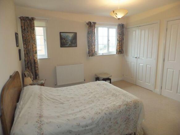BEDROOM 2
