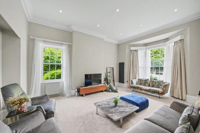 8 bed Detached Villa for sale Image 8