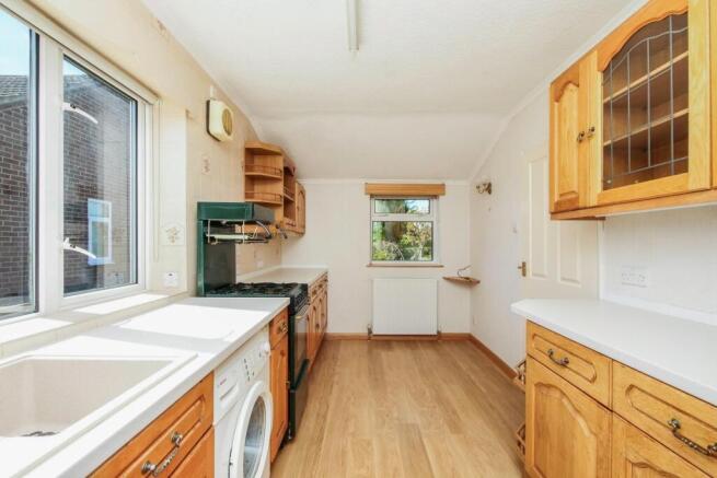 3 bed Semi-Detached Bungalow for sale Image 9