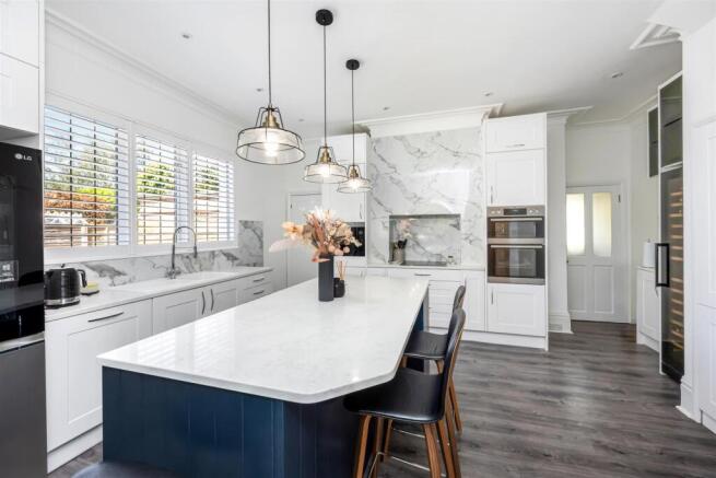 St Valerie Road, 19-011.jpg