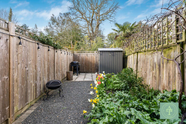 One Bedroom End Terrace for Sale