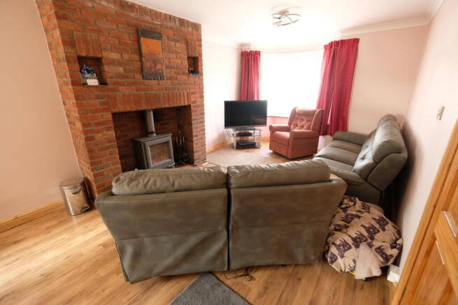 SITTING/DINING ROOM