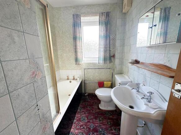 3 bed Semi-Detached for sale Image 12