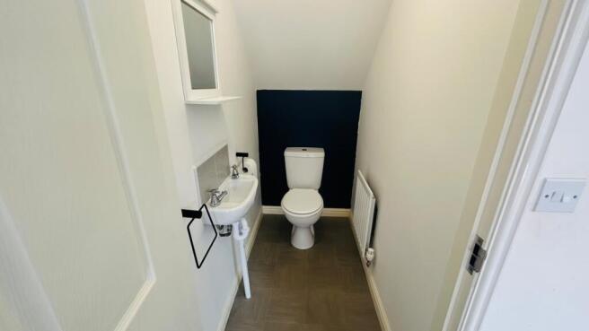 3 bed Semi-Detached for sale Image 8