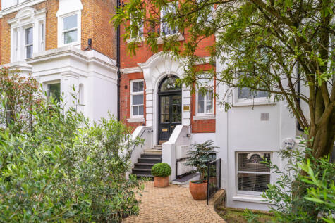 Trinity Crescent, London, SW17