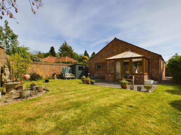 3-bed detached on De Ja Vu, Stone Pit Lane, Skendleby, £260,000