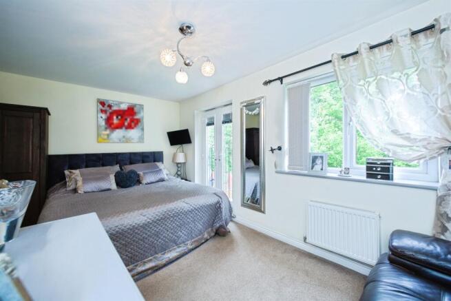 3 bed Semi-Detached for sale Image 9