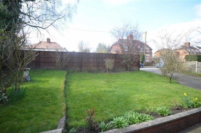 FRONT GARDEN