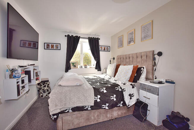 3 bed Semi-Detached to rent Image 12