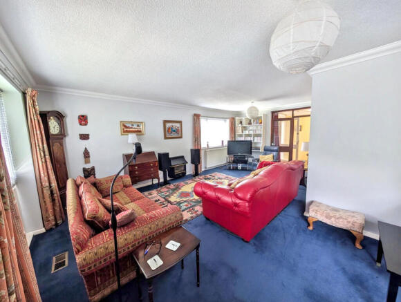 4 bed Detached for sale Image 4