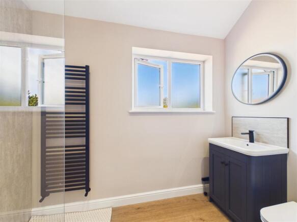 3 bed Terraced for sale Image 12