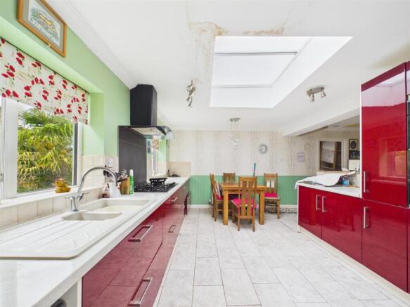 Kitchen / dining room