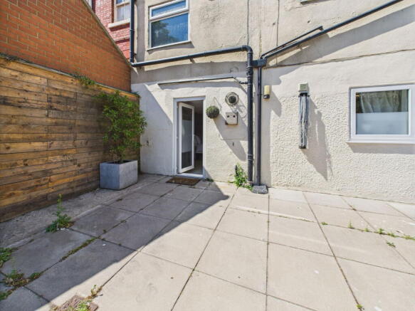 2 bed Flat for sale Image 5