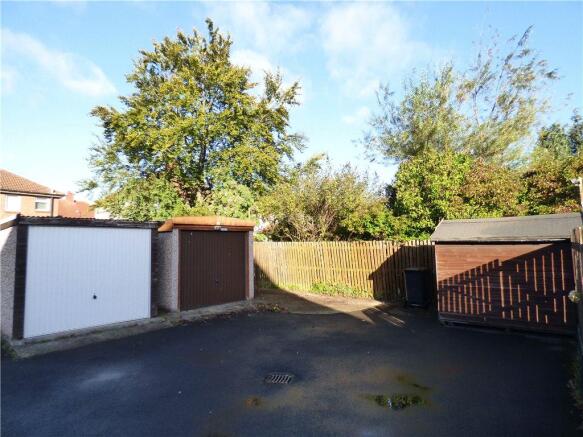 Garage & Parking