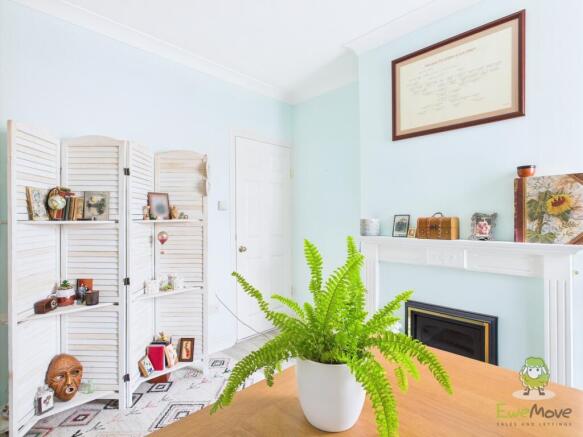 CAM01543G0-PR0134-STILL022