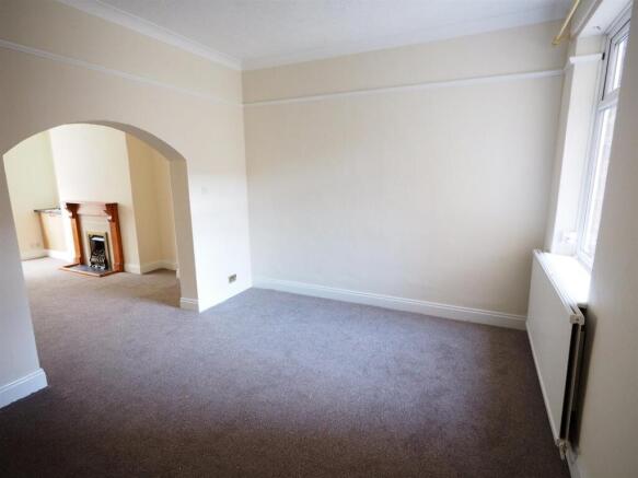 3 bed Terraced to rent Image 4