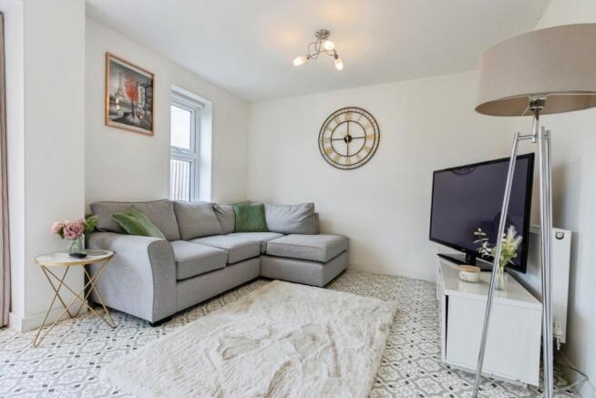 4 bed Detached for sale Image 8