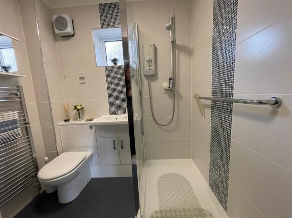 Shower Room.jpg