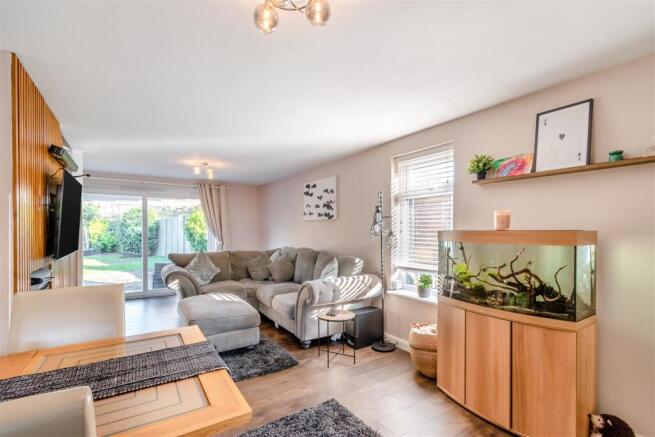 Lounge/Dining Room