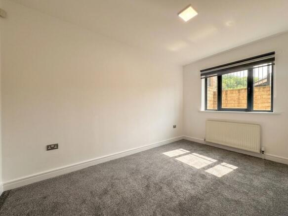 2 bed Flat to rent Image 9