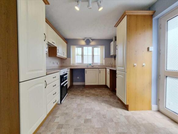Dining Kitchen: