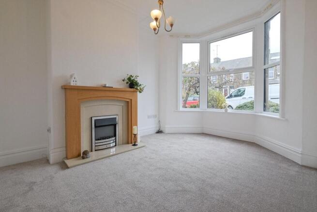 2 bed Terraced to rent Image 5