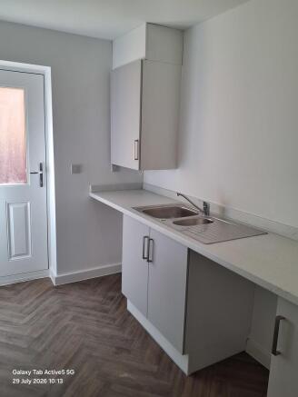 4 bed Detached to rent Image 7